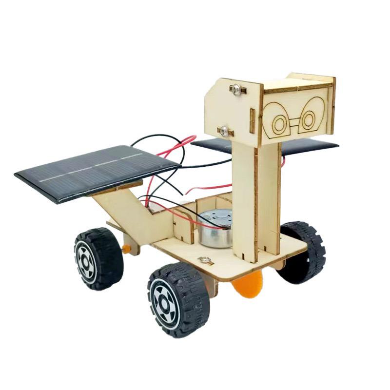 STEM Toys Wooden Building Kit: Solar Car